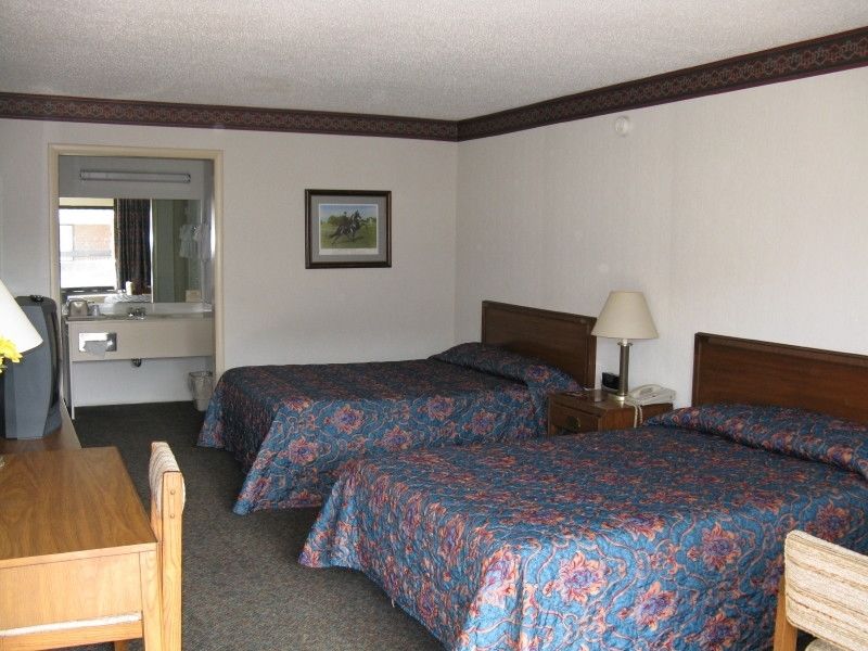 Walking Horse Lodge Lewisburg Room photo